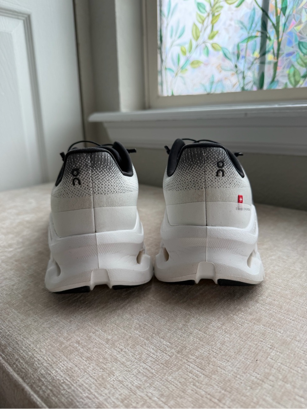 On Running Cloudtilt Black & White Women’s Size 9 - Picture 5 of 10